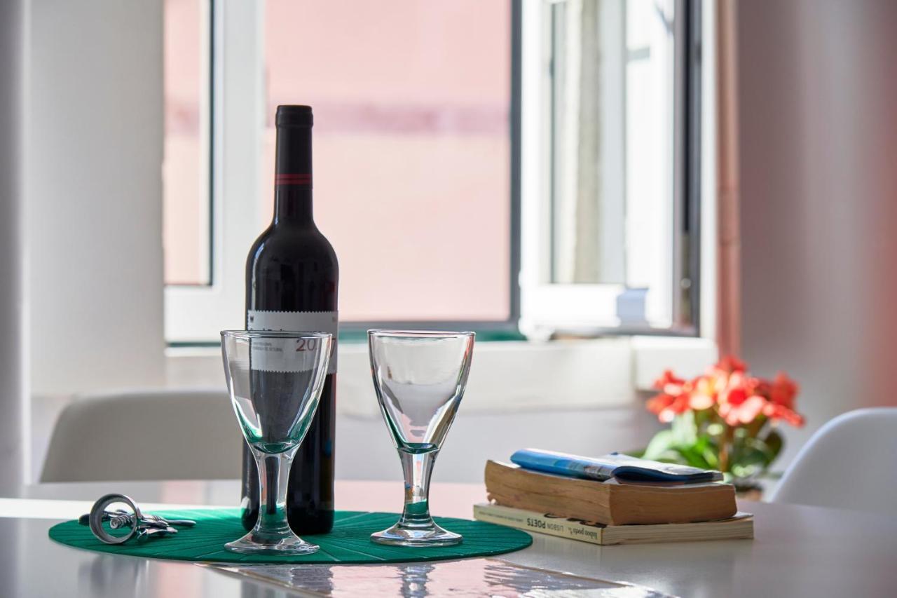Aesthetic Riverview Apartment In Historical ลิสบอน ภายนอก รูปภาพ